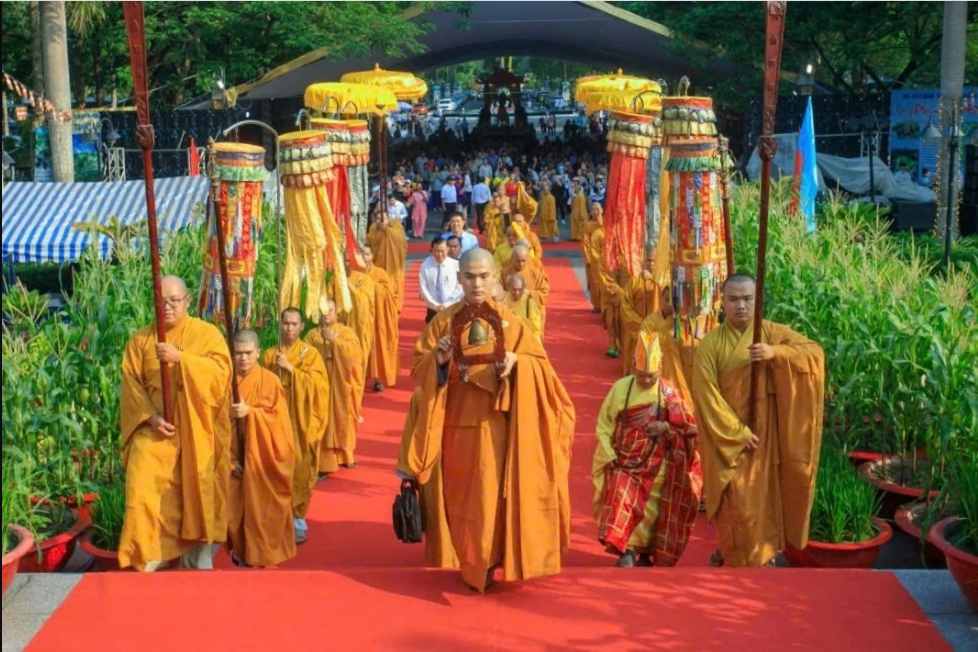 Hơn 5.000 người tham gia đại lễ cầu siêu tại Hoa viên nghĩa trang Bình Dương