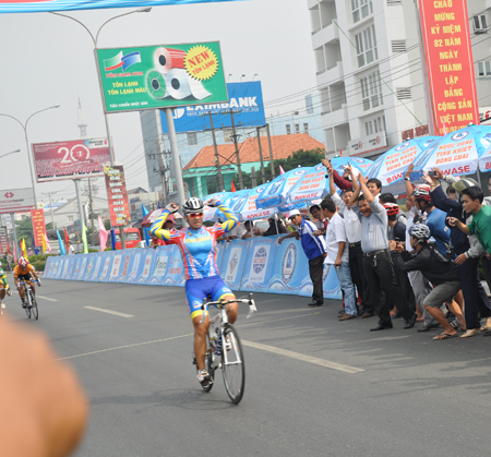 Chặng 6 Giải xe đạp nữ quốc tế Bình Dương mở rộng lần II tranh cúp BIWASE: Bình Phước - Bình Dương