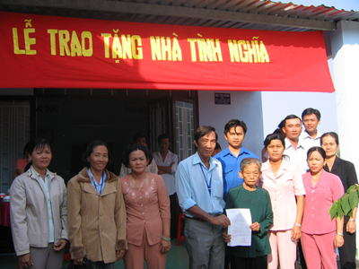 Lễ trao nhà tình nghĩa