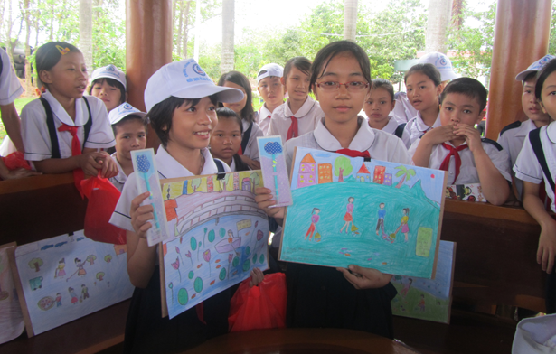 Tạo điều kiện cho học sinh đi thực tế về bảo vệ môi trường