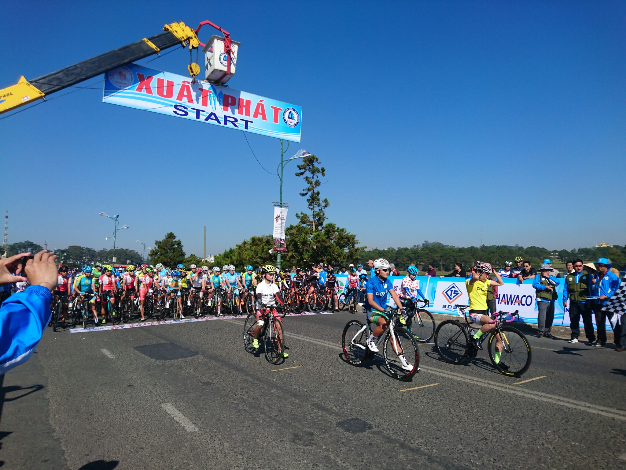 Giải xe đạp nữ quốc tế Bình Dương mở rộng lần thứ VII - Năm 2017: Kết quả giải dọc đường Sprint 1 Chặng 4 - Chạy 10 vòng quanh bờ Hồ Xuân Hương (TP.Đà Lạt) dài 50 km