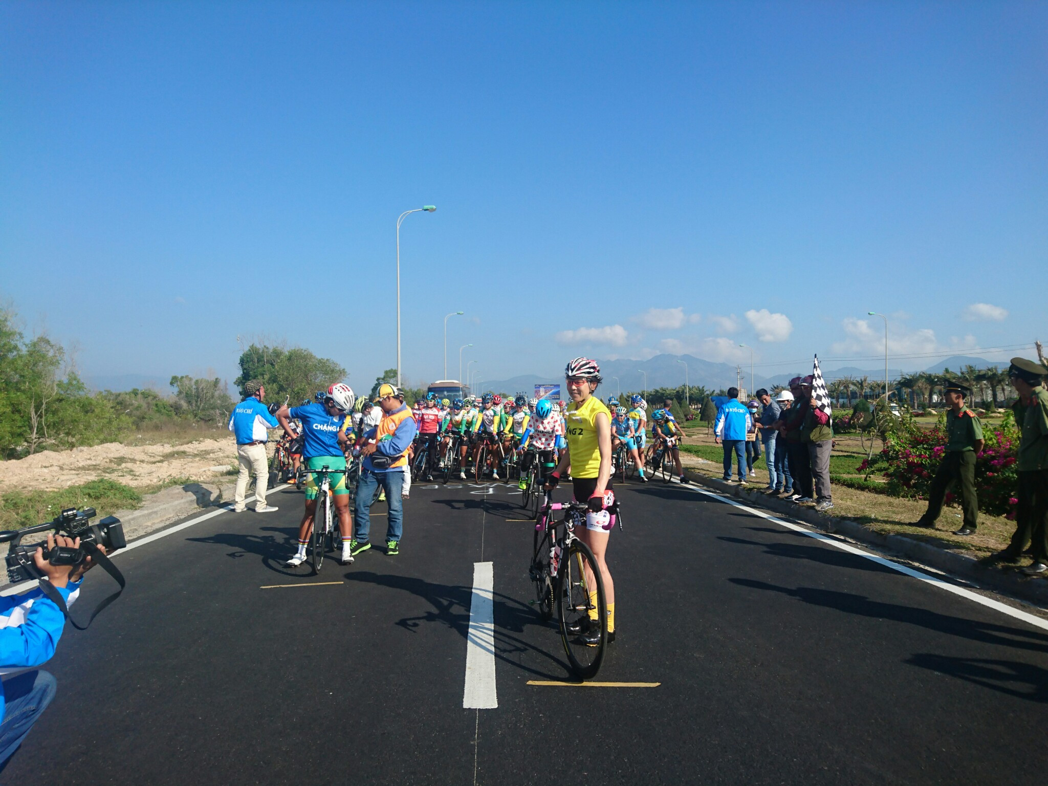 Giải xe đạp nữ quốc tế Bình Dương mở rộng lần thứ VII - Năm 2017: Kết quả giải dọc đường Sprint 2 chặng 5: TP.Nha Trang đi TP.Phan Rang-Tháp Chàm dài 105 km.