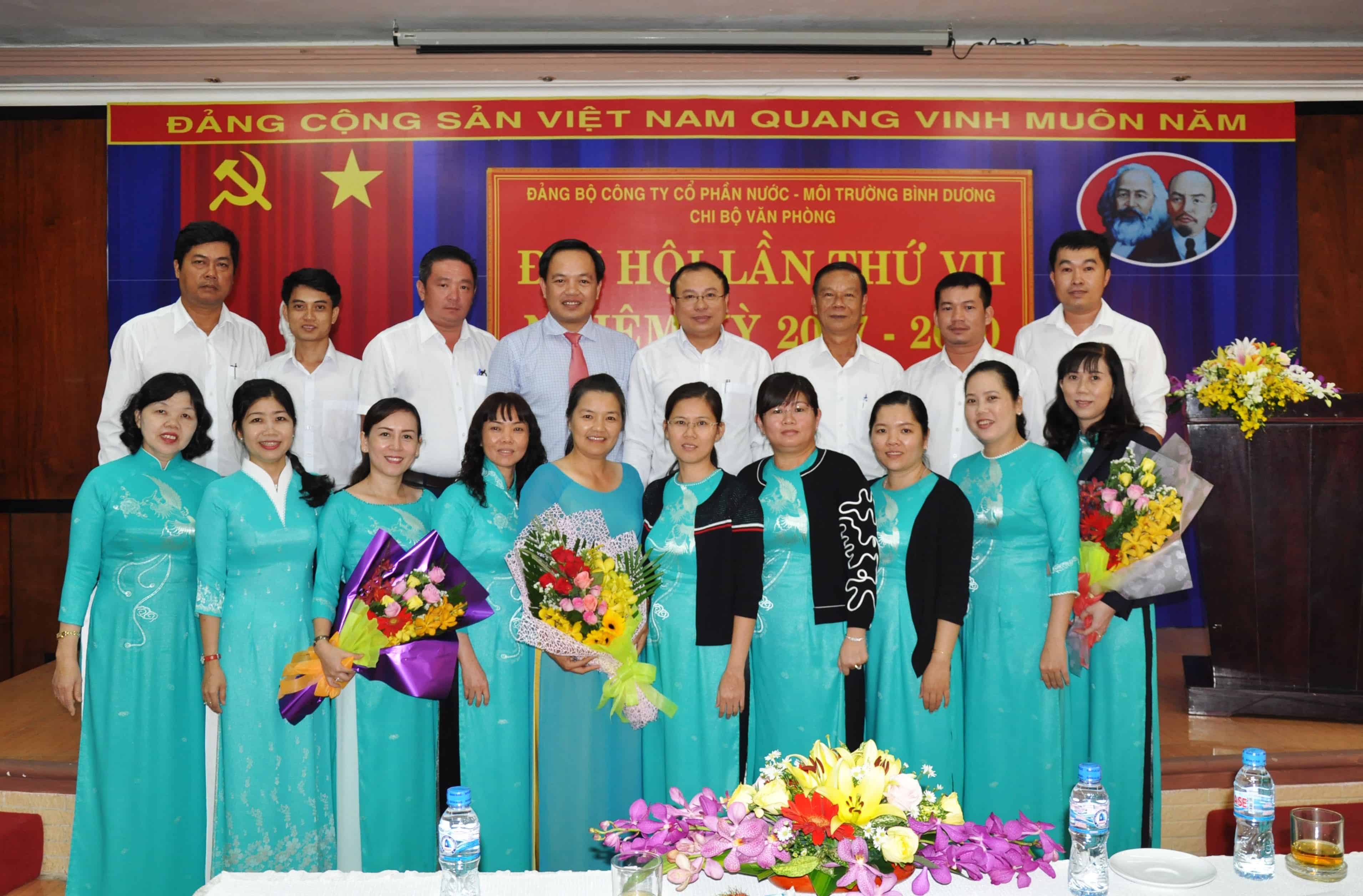 Đai hội các chi bộ trực thuộc Đảng bộ công ty Cổ Phần Nước - Môi Trường Bình Dương nhiệm kỳ 2017-2018