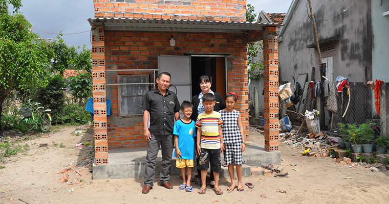 Chia sẻ niềm vui ngày Tết