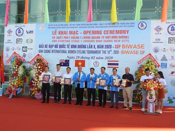 Bình Dương khai mạc giải đua xe đạp nữ quốc tế, tranh cúp Biwase