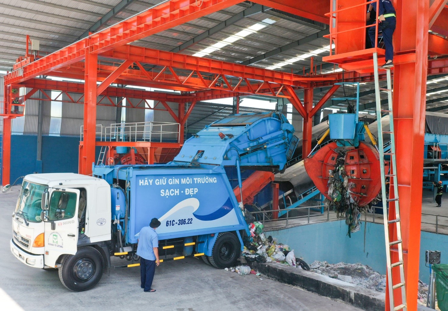 BIWASE vừa đưa dây chuyền phân loại, xử lý rác ra phân hữu cơ 840 tấn/ngày đi vào hoạt động