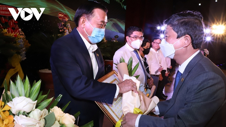 Doanh nhân Bình Dương đóng góp nhiều cho công tác dập dịch COVID-19