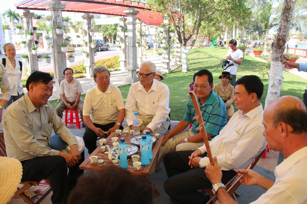 CLB Hưu trí Cấp nước miền nam tham dự Festival Đờn ca tài tử quốc gia tại Bạc Liêu