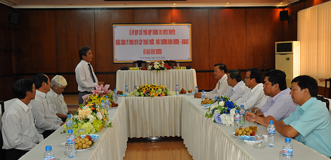 Signing ceremony of regulation onpropaganda –information cooperation between BIWASE and BINH DUONG NEWS